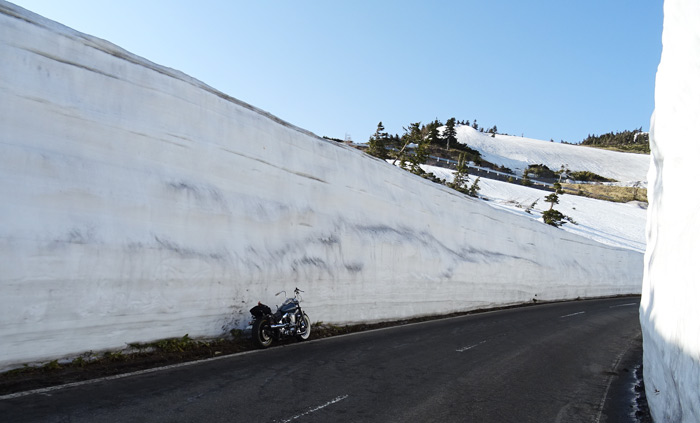 志賀高原道路　雪の壁