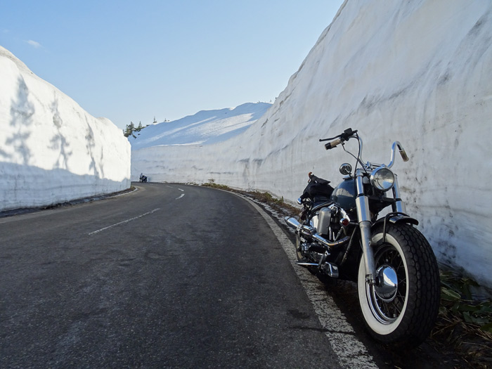 志賀高原道路　雪の壁